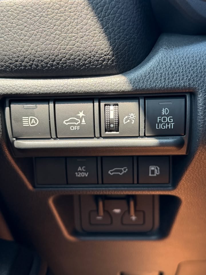 2025 Toyota Land Cruiser (photo 12) — photo 12