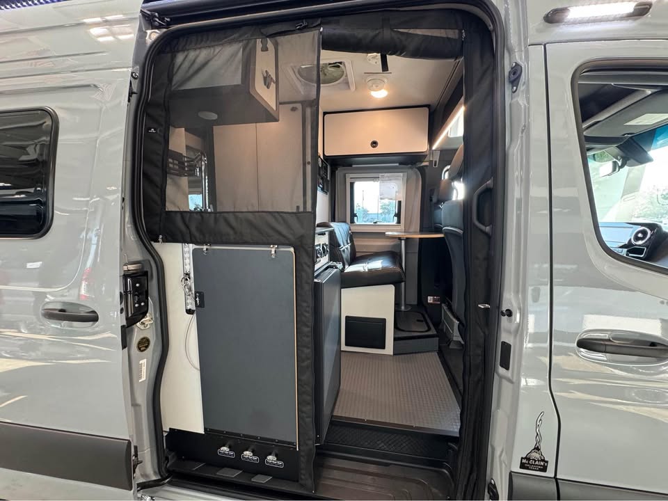 2026 Winnebago Revel Sport 44N in Fort Worth, TX (photo 8) — photo 8