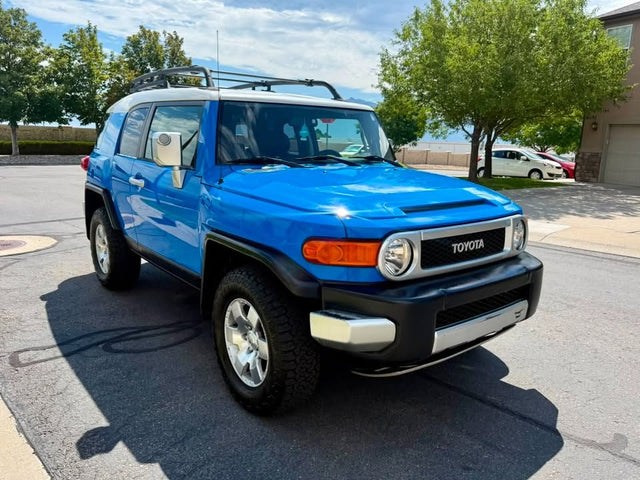 2007 Toyota FJ Cruiser, 4.0L 6Cil, RWD/4x4 - REBUILT TITLE — photo 2