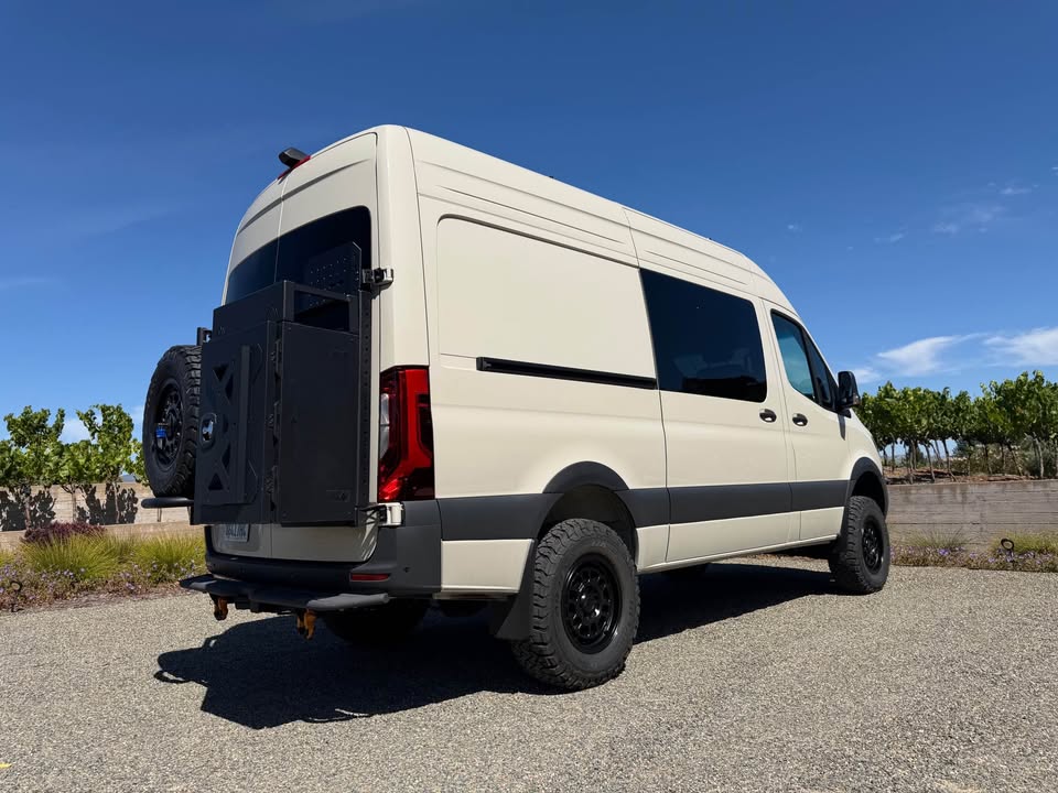 2026 Mercedes-Benz Sprinter 2500 Crew · High Roof w/144" WB Van 3D in Napa, CA (photo 4)
