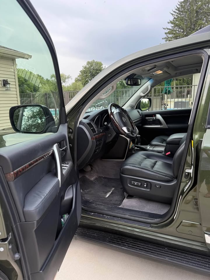 2014 Toyota Landcruiser in Midland, MI (photo 5) — photo 5