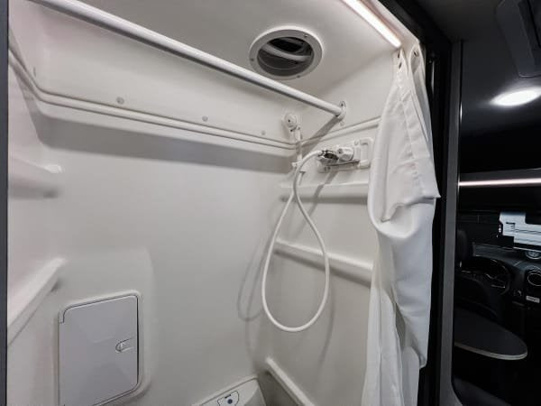 2023 Winnebago REVEL BMB44E in West Sacramento, CA (photo 11) — photo 11