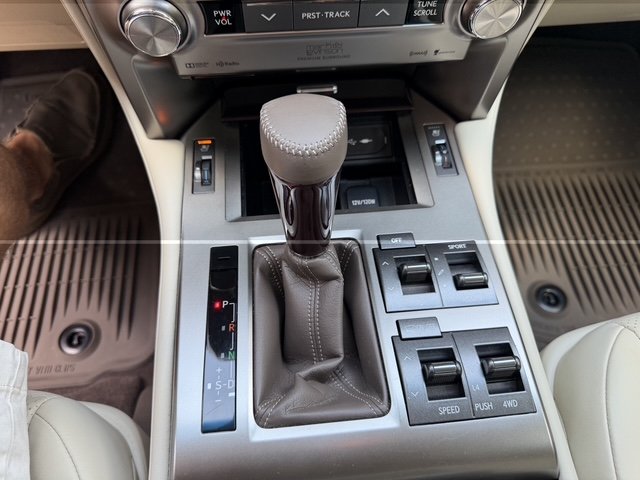 2017 Lexus GX GX 460 Luxury (photo 6) — photo 6