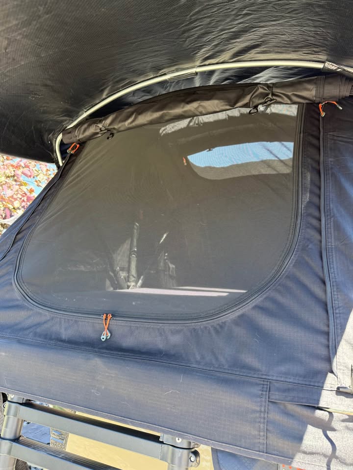 Roam Vagabond Lite Rooftop Tent (photo 2) — photo 2