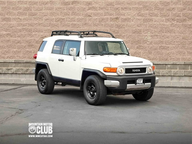 2010 Toyota FJ Cruiser (photo 1)