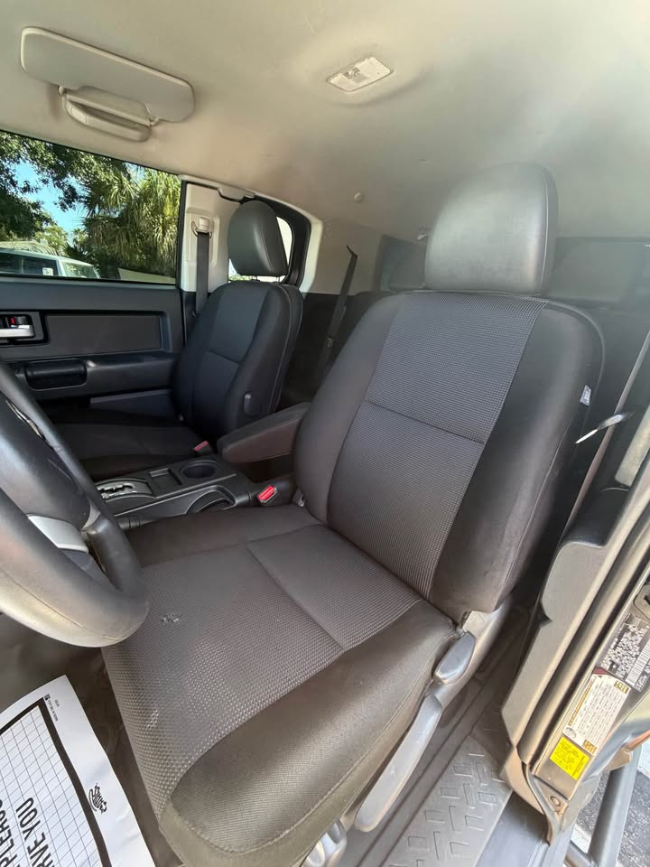 2011 Toyota FJ Cruiser · 4X4 40,000 MILES in Tampa, FL (photo 10) — photo 10