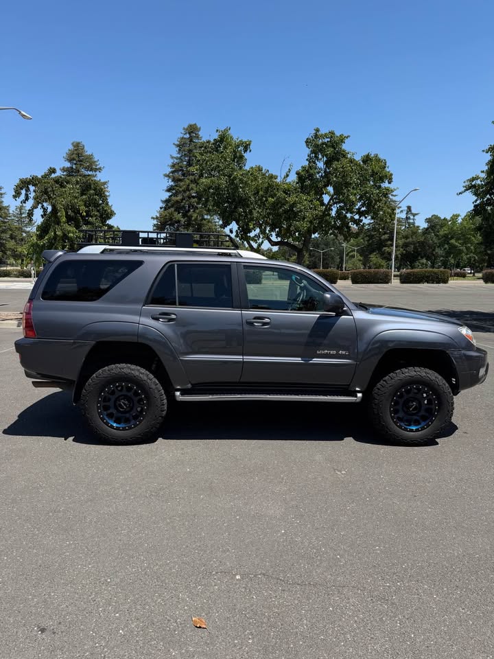 2003 Toyota 4Runner · Limited Sport Utility 4D (photo 6) — photo 6