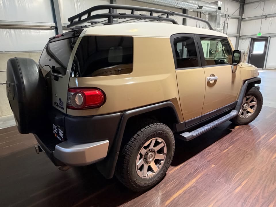 2014 Toyota FJ Cruiser in Windsor, CO (photo 5) — photo 5