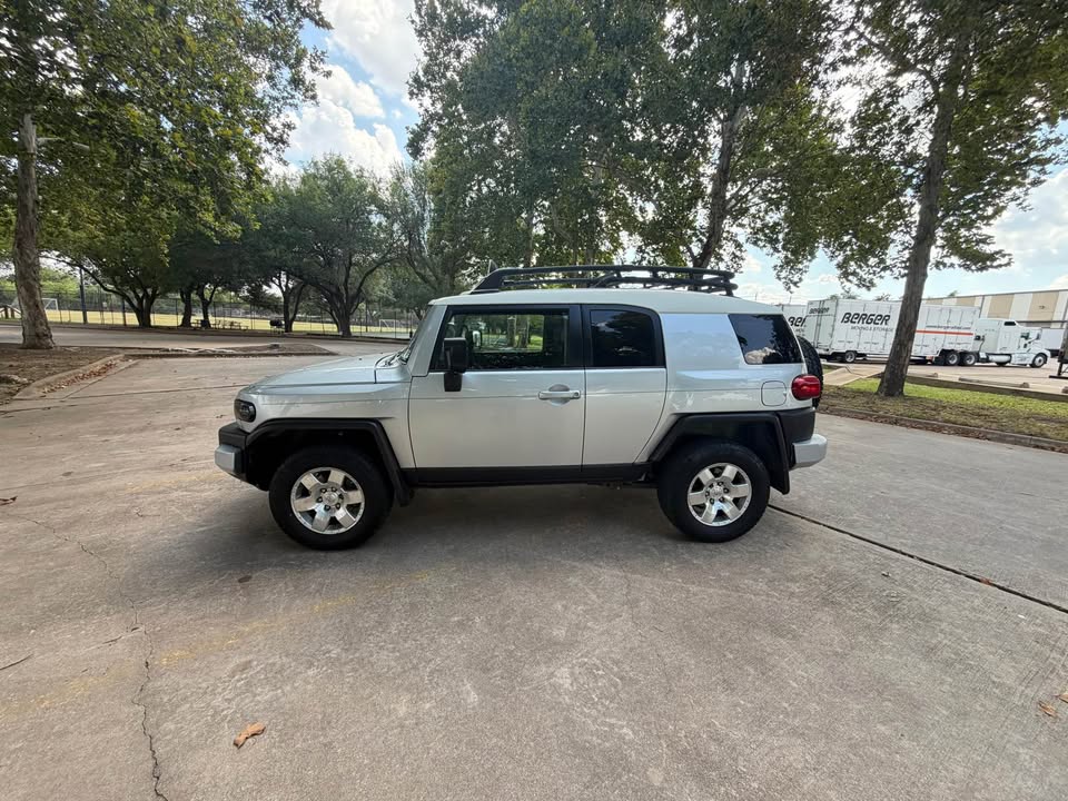 2008 Toyota FJ Cruiser in Austin, TX (photo 3) — photo 3