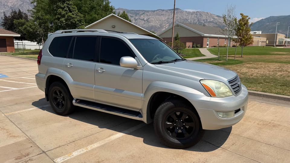 2003 Lexus GX · GX 470 Sport Utility 4D (photo 9) — photo 9