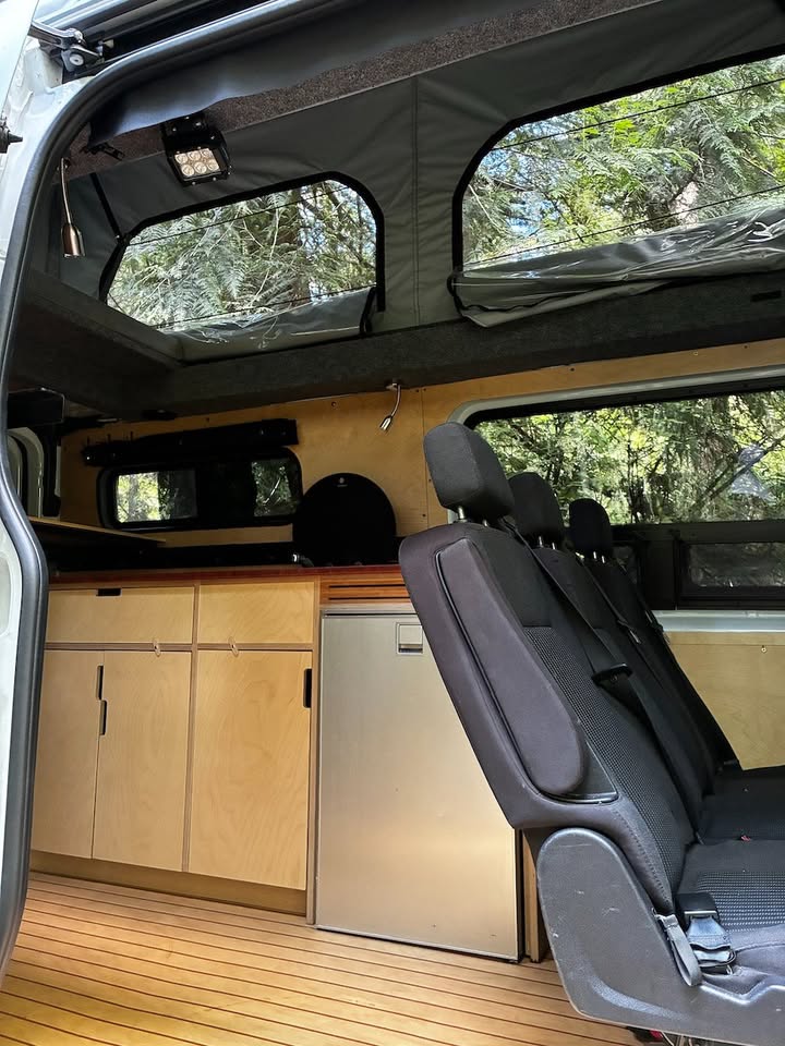 2020 Mercedes Benz (Freightliner-branded) sprinter 4x4 in Bainbridge Island, WA (photo 9)