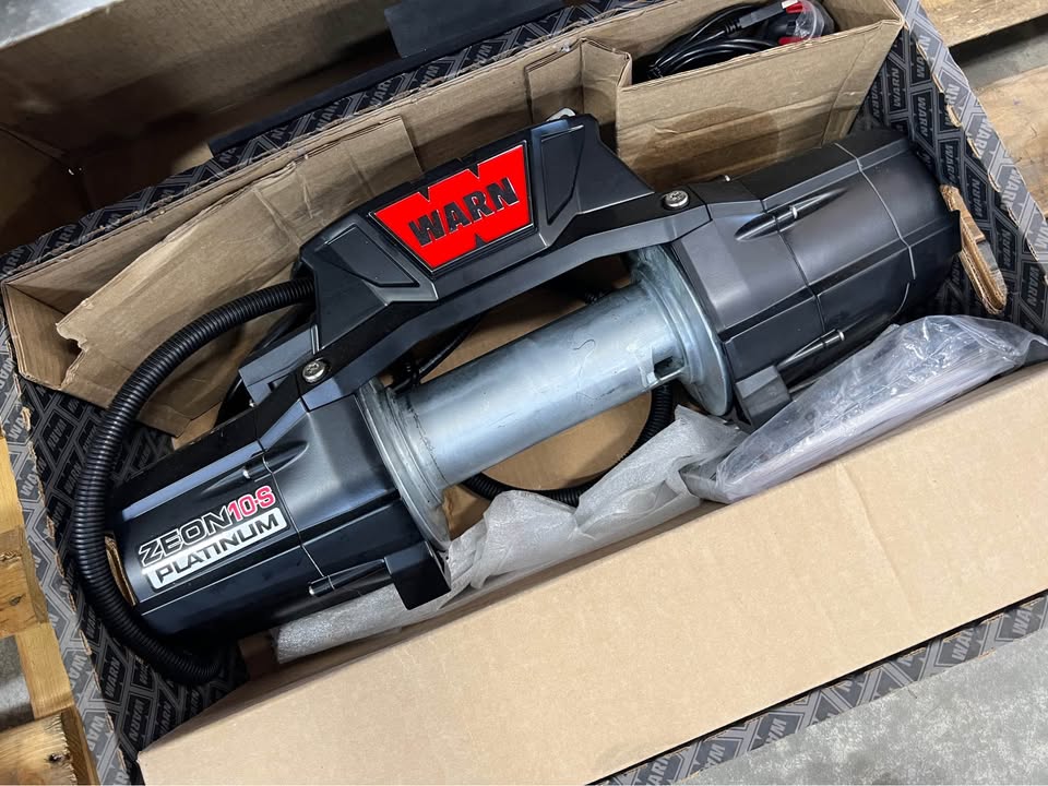Warn Zeon Platinum 10-S Winch in Silverdale, WA (photo 2) — photo 2