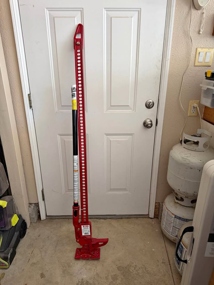 Hi-Lift HL-605 Jack 60” in Lakeside, CA (photo 1) — photo 1