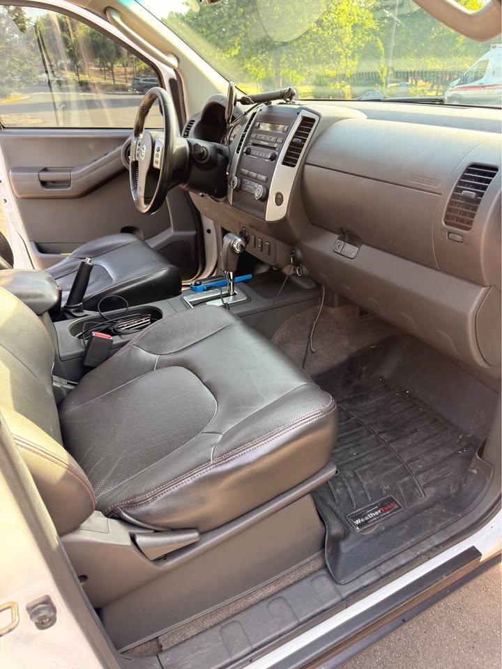 2011 Nissan Xterra · PRO-4X Sport Utility 4D (photo 9) — photo 9