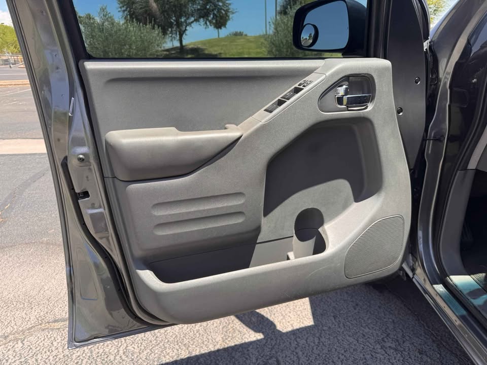 2016 Nissan Frontier Crew Cab · SV Pickup 4D 5 ft in Tempe, AZ (photo 9) — photo 9