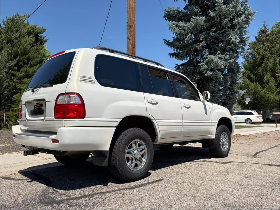 2000 Lexus LX470 in Boise, ID (photo 7) — photo 7