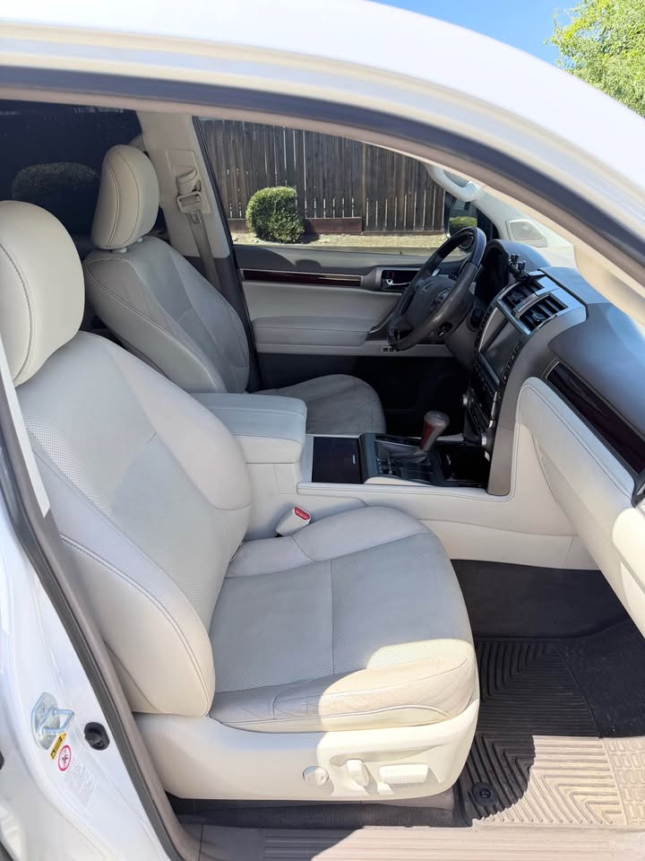 2019 Lexus GX · GX 460 Premium Sport Utility 4D in Concord, CA (photo 11) — photo 11