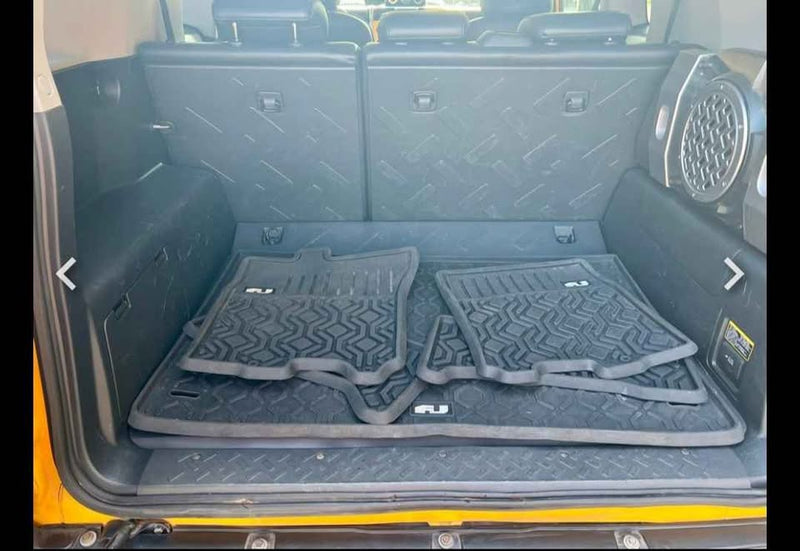 Toyota FJ Cruiser Yellow
257800 mileage (photo 4) — photo 4