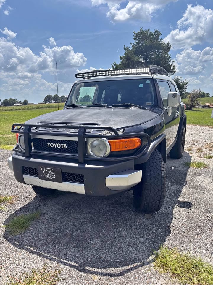 2007 Toyota FJ Cruiser · 4x4 in Halls, TN (photo 1)