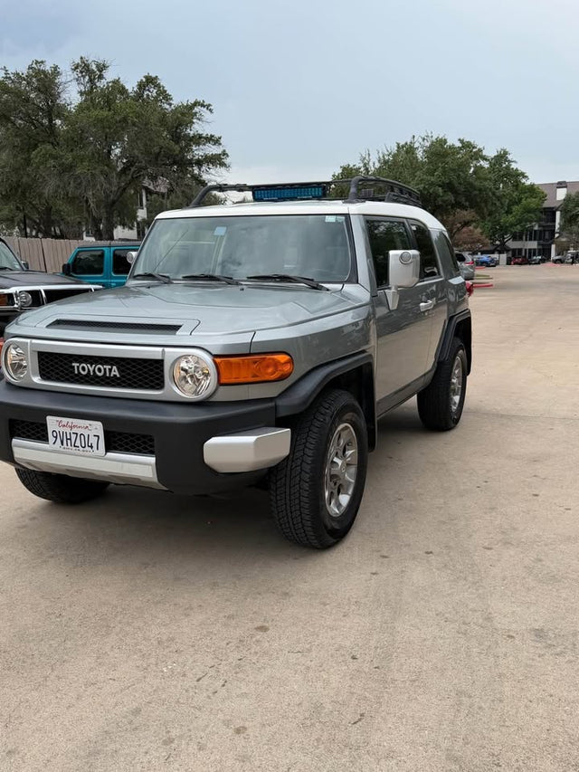 2012 Toyota FJ Cruiser · Sport Utility 2D — photo 3
