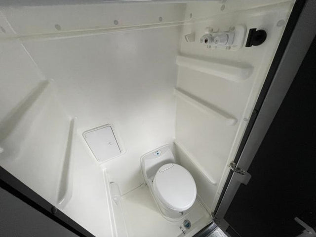 2026 Winnebago revel 44ec — photo 2