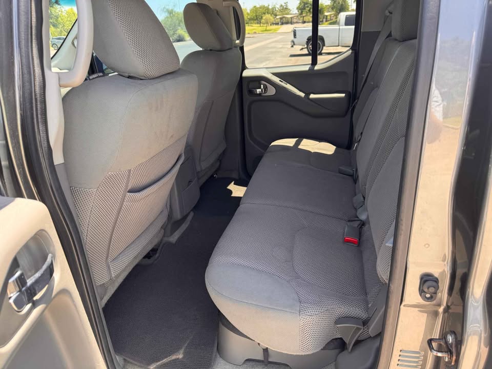 2016 Nissan Frontier Crew Cab · SV Pickup 4D 5 ft in Tempe, AZ (photo 11) — photo 11