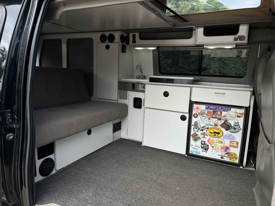 1999 Sportsmobile Ford E350, 4x4 (photo 4) — photo 4