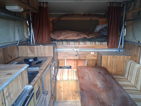 Nice palomino pop up camper cab over in Sparks, NV (photo 6)