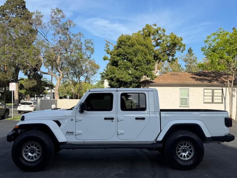 2022 Jeep Gladiator Overland in Paramount, CA (photo 2) — photo 2