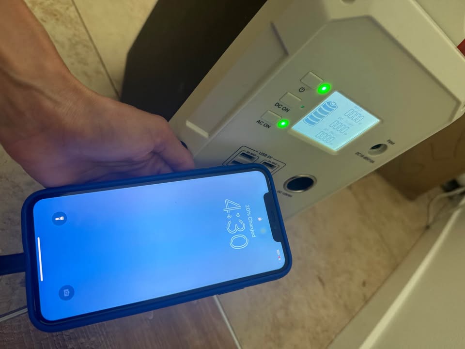 BLUETTI EB120 Portable Power Station – 1200Wh / 1000W POWER BANK BATTERY with AC and DC plug ins in Phoenix, AZ (photo 4) — photo 4