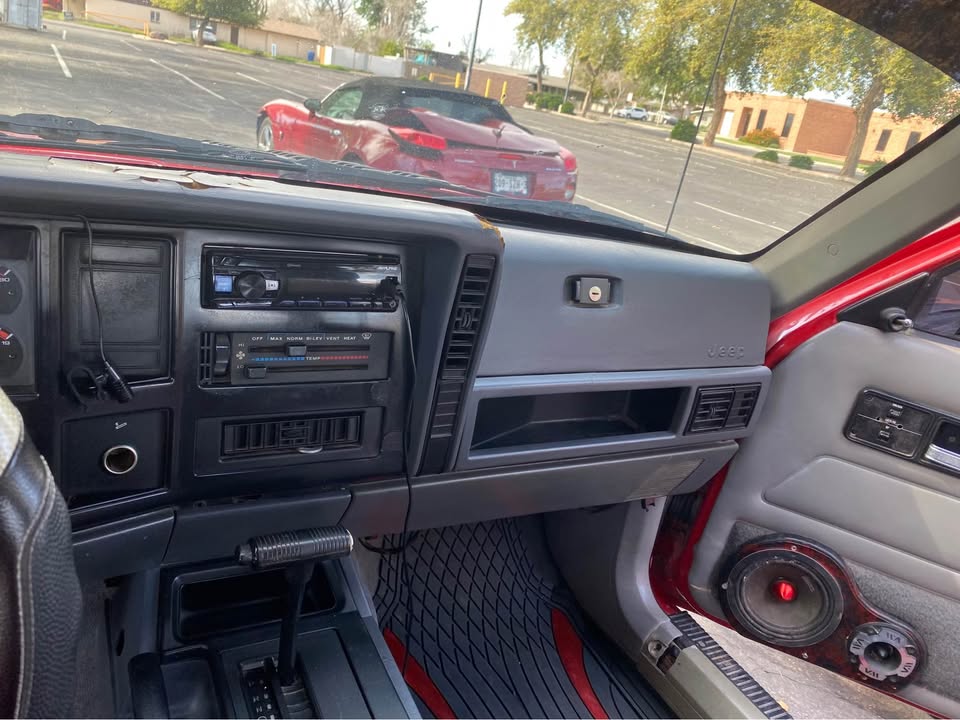 Jeep Cherokee XJ in Mesa, AZ (photo 6) — photo 6