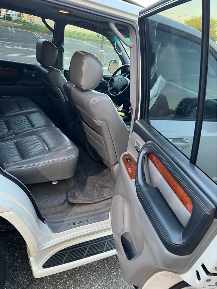 2005 Lexus LX · LX 470 Sport Utility 4D in Lodi, CA (photo 12) — photo 12