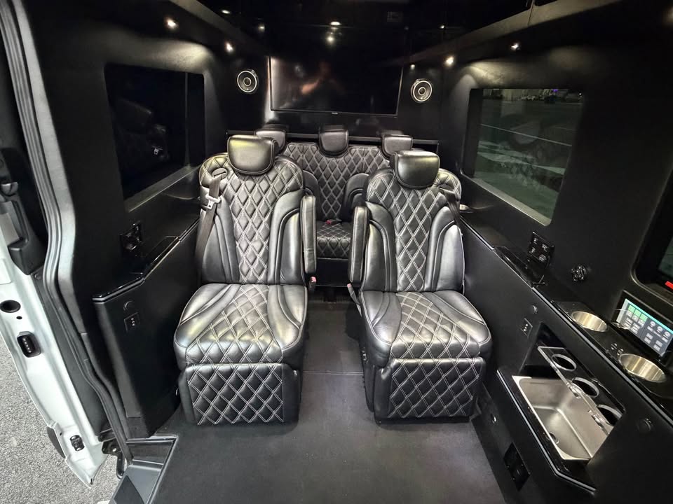 2019 Mercedes-Benz Sprinter 2500 Passenger · High Roof 170" WB Van 3D in Denver, CO (photo 8)