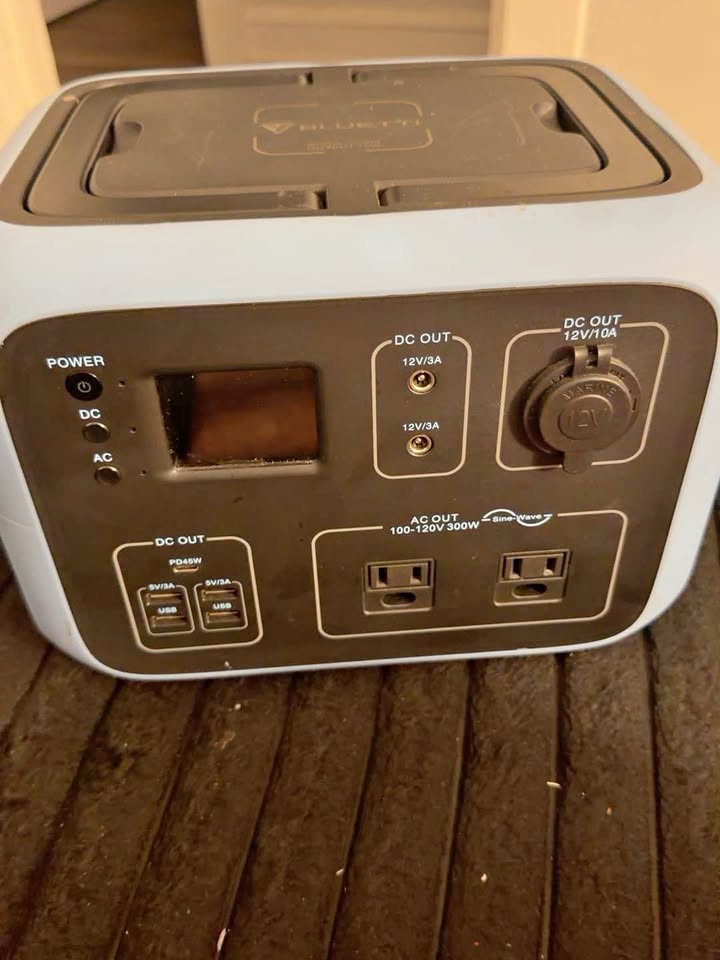 BLUETTI EB3A Portable Power Station – 600W / 268Wh – Tested & Working in Willow Grove, PA (photo 1) — photo 1