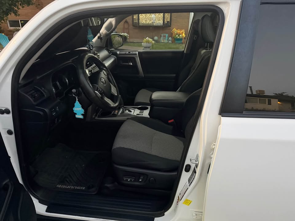 2015 Toyota 4Runner · SR5 in Midvale, UT (photo 4)