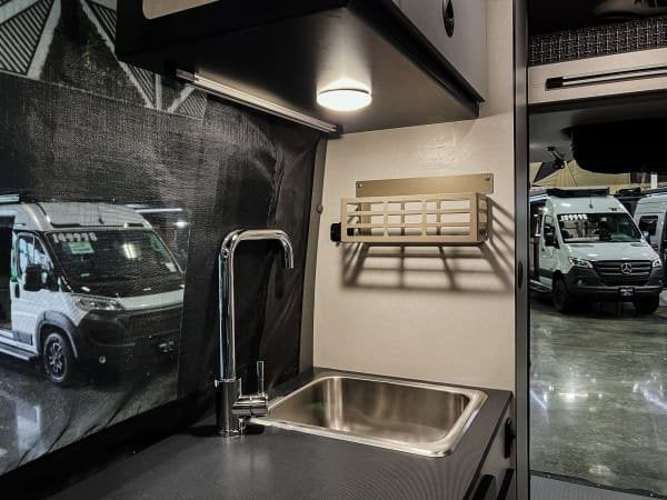 2023 Winnebago REVEL BMB44E in West Sacramento, CA (photo 8) — photo 8