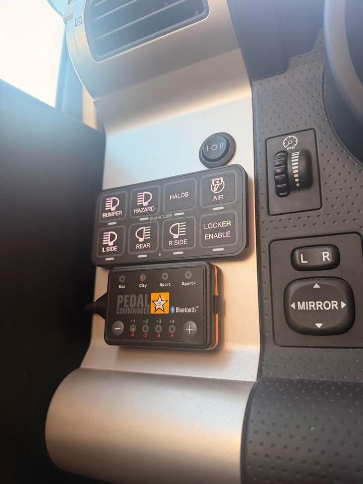 2012 Toyota FJ Cruiser · Sport Utility 2D in Fullerton, CA (photo 10) — photo 10