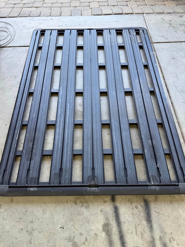 Rhino Rack Pioneer Platform 76”x 54” and wind fairing (photo 1)
