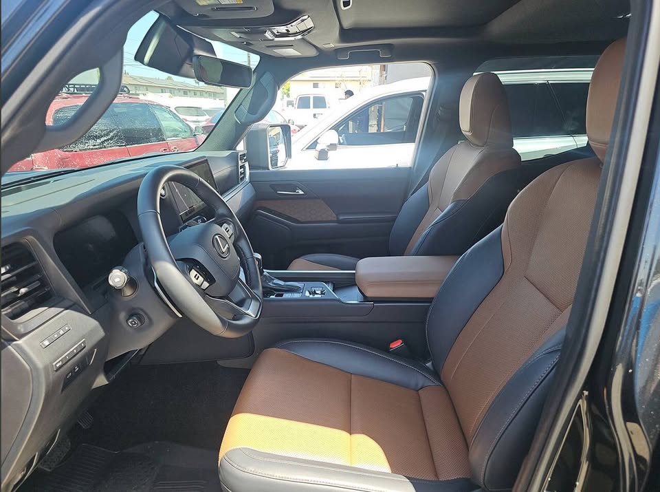 2025 Lexus GX 550 in Lindon, UT (photo 6)