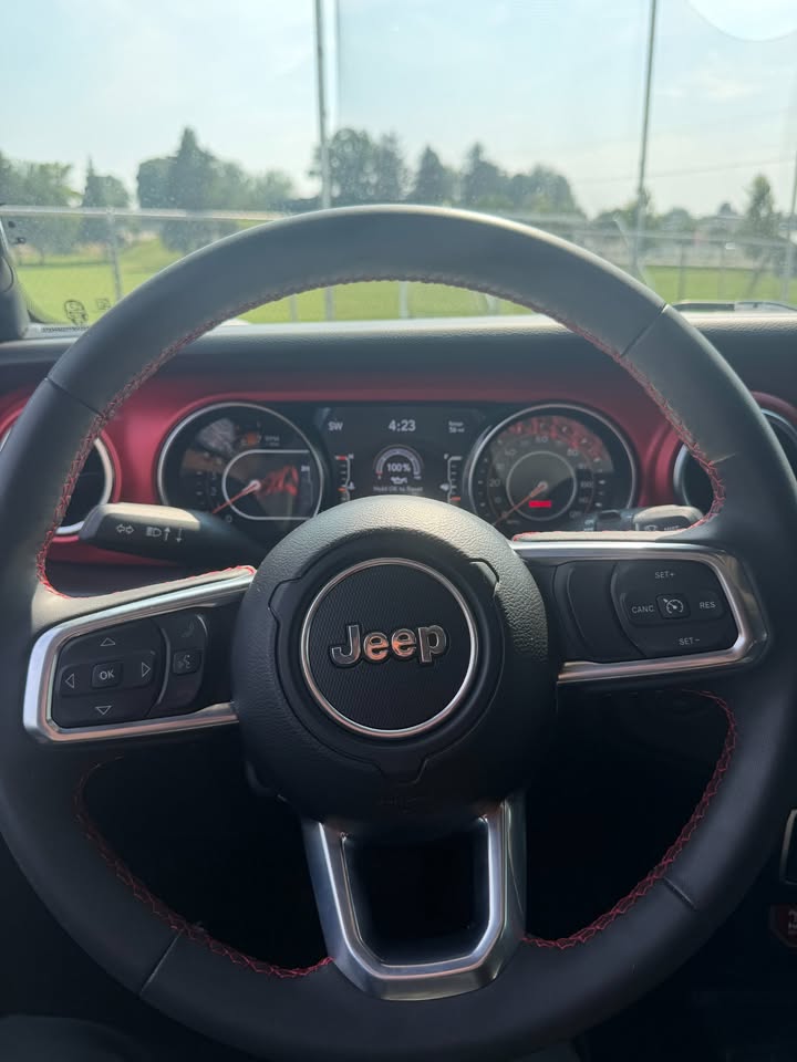 2023 Jeep wrangler rubicon 1 owner like new in Boise, ID (photo 11) — photo 11