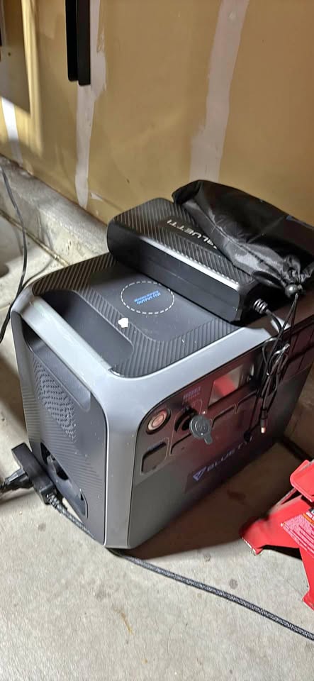 BLUETTI AC200P Portable Power Station in Denver, CO (photo 1) — photo 1