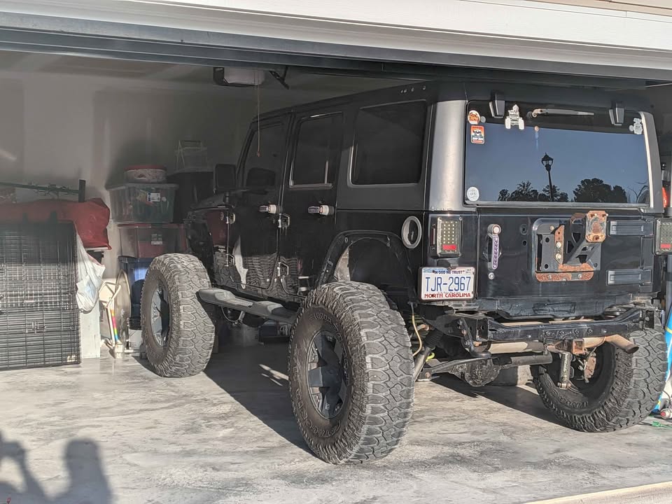 Jeep Wrangler Unlimited Sahara (photo 5) — photo 5
