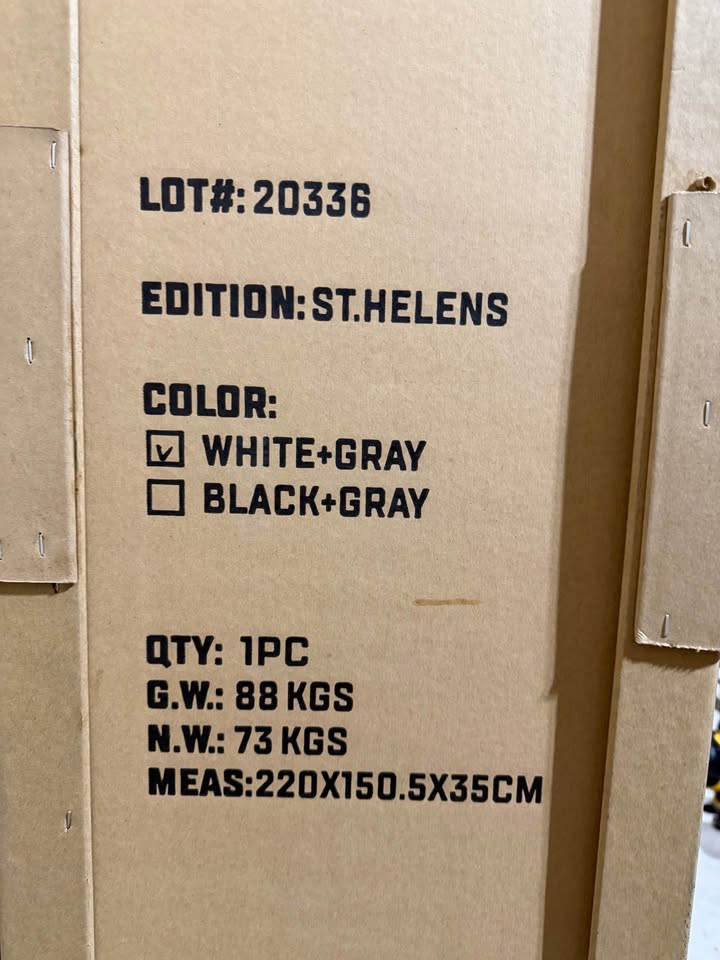 Cascadia Vehicle Tents (CVT) St. Helens Rooftop Tent — NEW IN BOX (photo 4) — photo 4