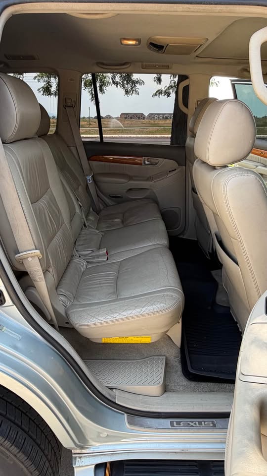 2003 Lexus GX · GX 470 Sport Utility 4D (photo 12) — photo 12