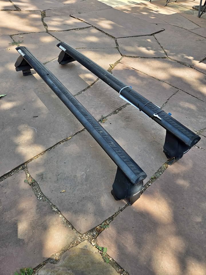 Rhino-Rack Roof Rack Crossbars 2500 Series (1180mm bars) (photo 1)
