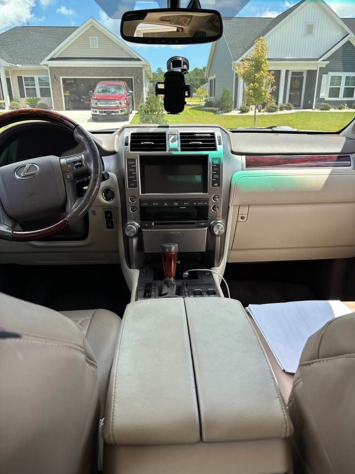 2012 Lexus GX460 (photo 4) — photo 4