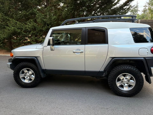 2008 Toyota FJ Cruiser — photo 3