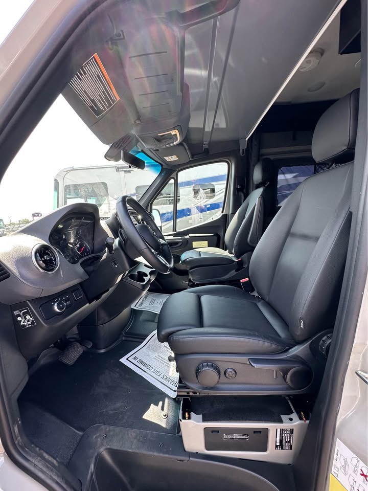 2026 Winnebago Revel Sport 44C w/ 9,259 miles in Phoenix, AZ (photo 6) — photo 6