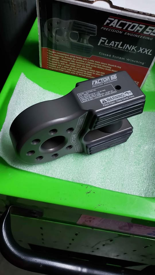 Factor 55 FlatLink XXL Winch Shackle Mount Assembly Anodized Gray in Brownsville, TX (photo 4) — photo 4