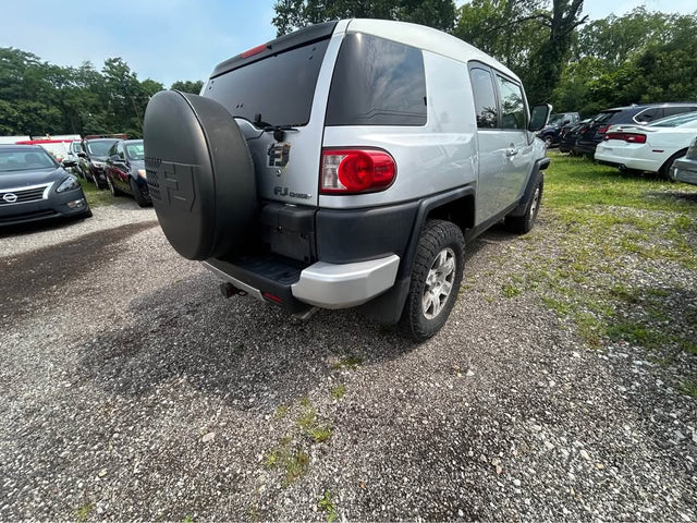 2007 Toyota FJ Cruiser · Sport Utility 2D — photo 3